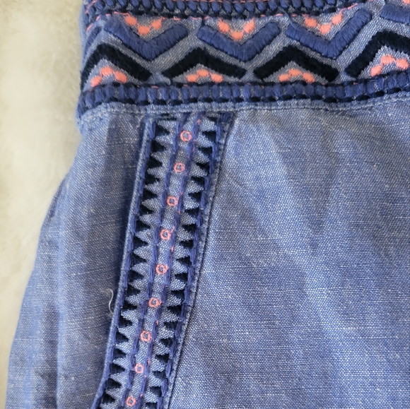 Vineyard Vines size 4 linen & cotton shorts. Embroidered like new + FREE top! - Picture 3 of 13